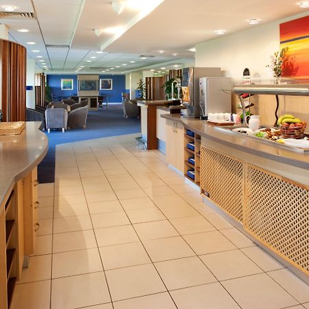 Holiday Inn Express Cardiff Airport, An Ihg Hotel Extérieur photo