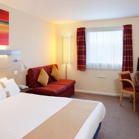 Holiday Inn Express Cardiff Airport, An Ihg Hotel Extérieur photo