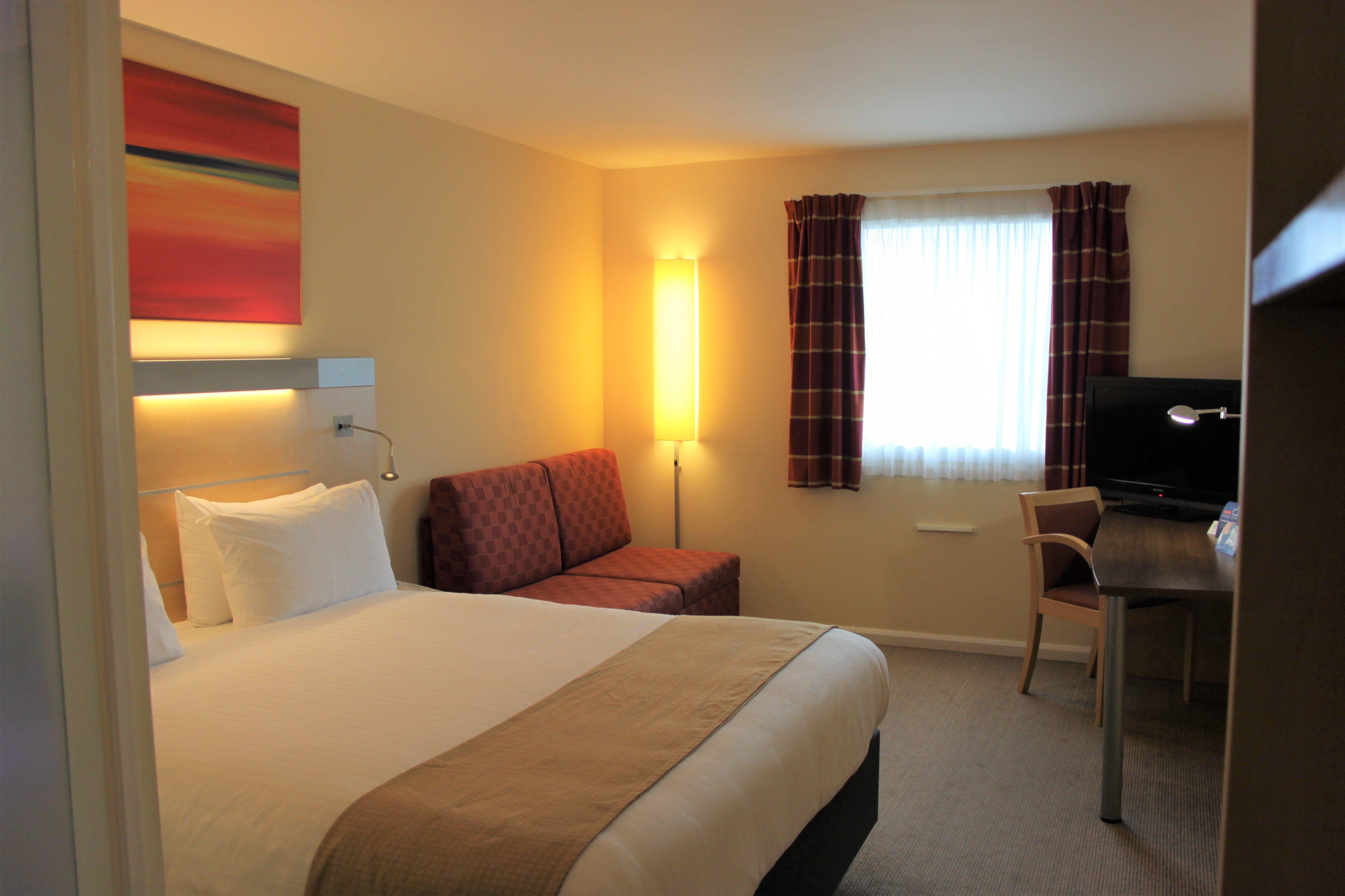 Holiday Inn Express Cardiff Airport, An Ihg Hotel Extérieur photo