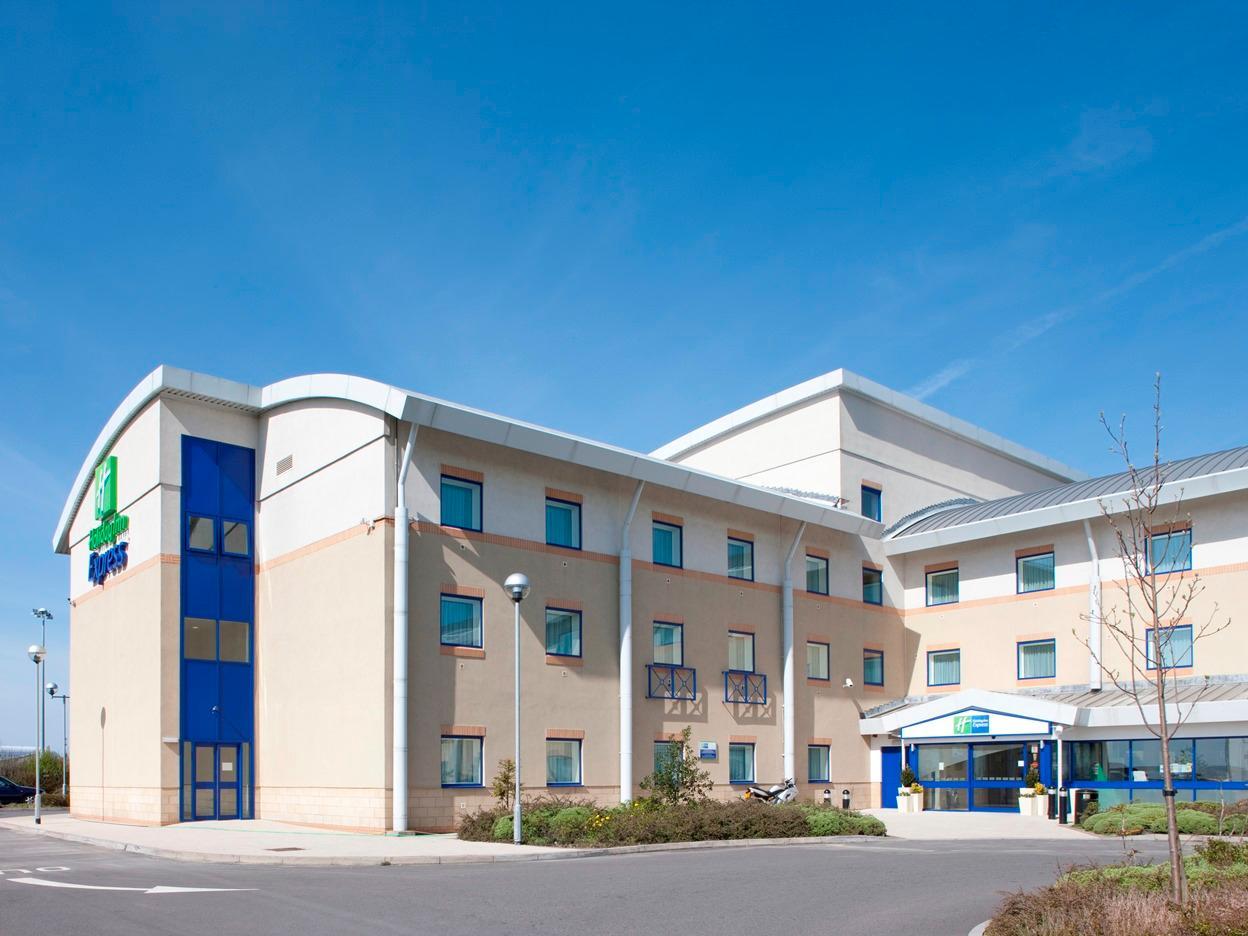 Holiday Inn Express Cardiff Airport, An Ihg Hotel Extérieur photo