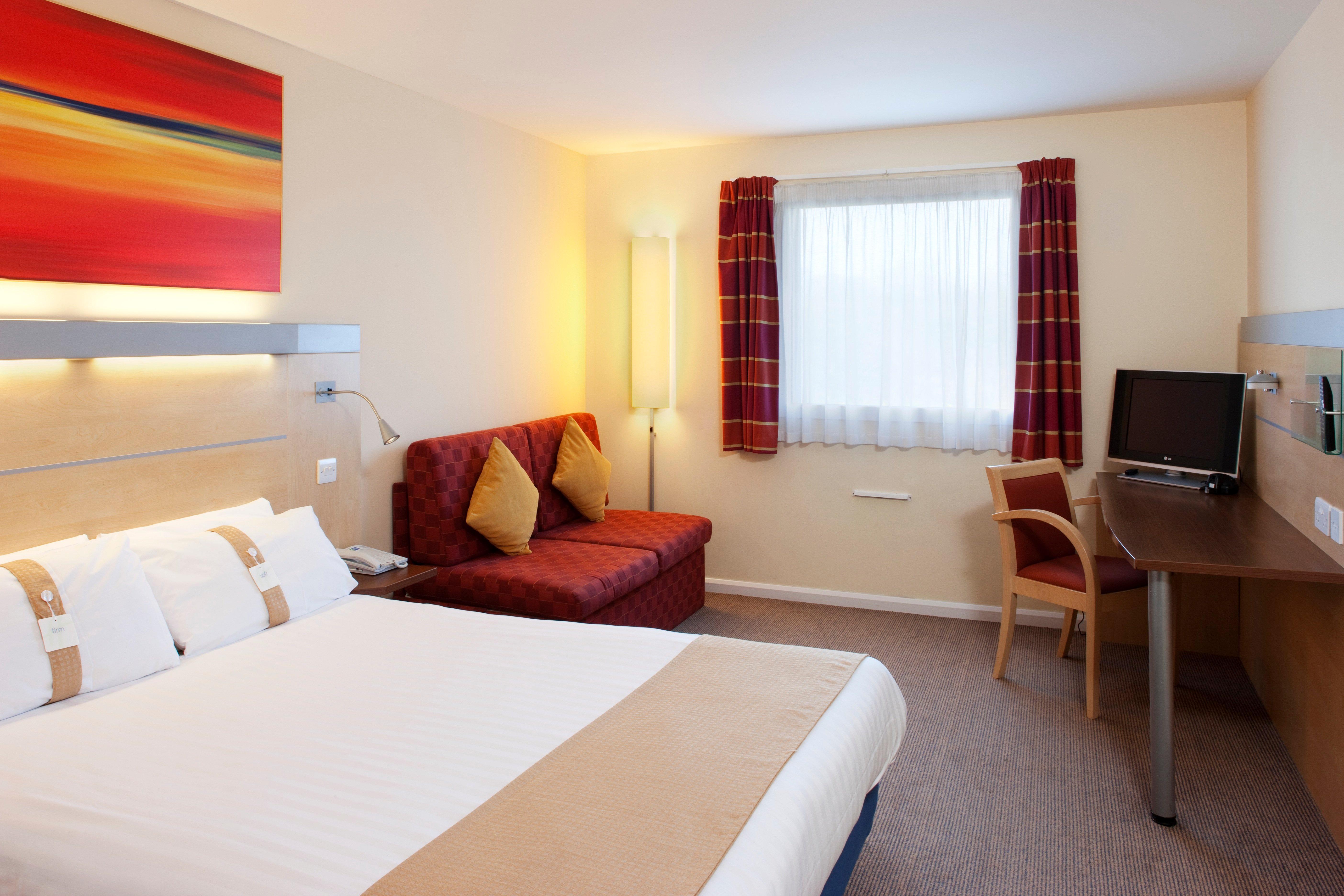 Holiday Inn Express Cardiff Airport, An Ihg Hotel Extérieur photo